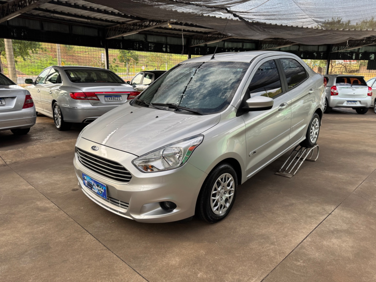 FORD Ka + Sedan 1.5 12V 4P TI-VCT SE FLEX