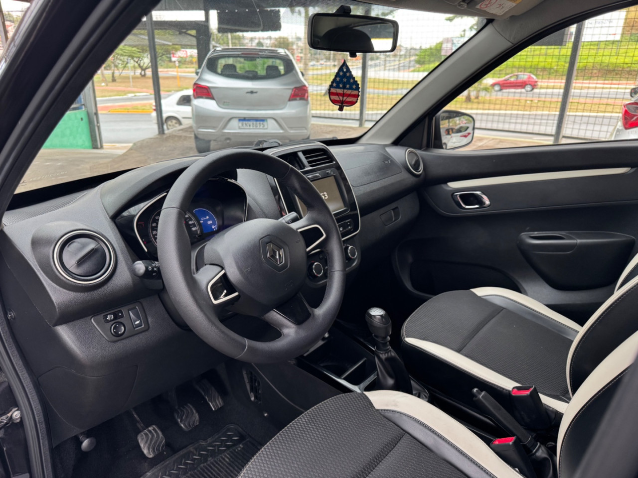 Kwid 1.0 12V 4P SCE FLEX INTENSE