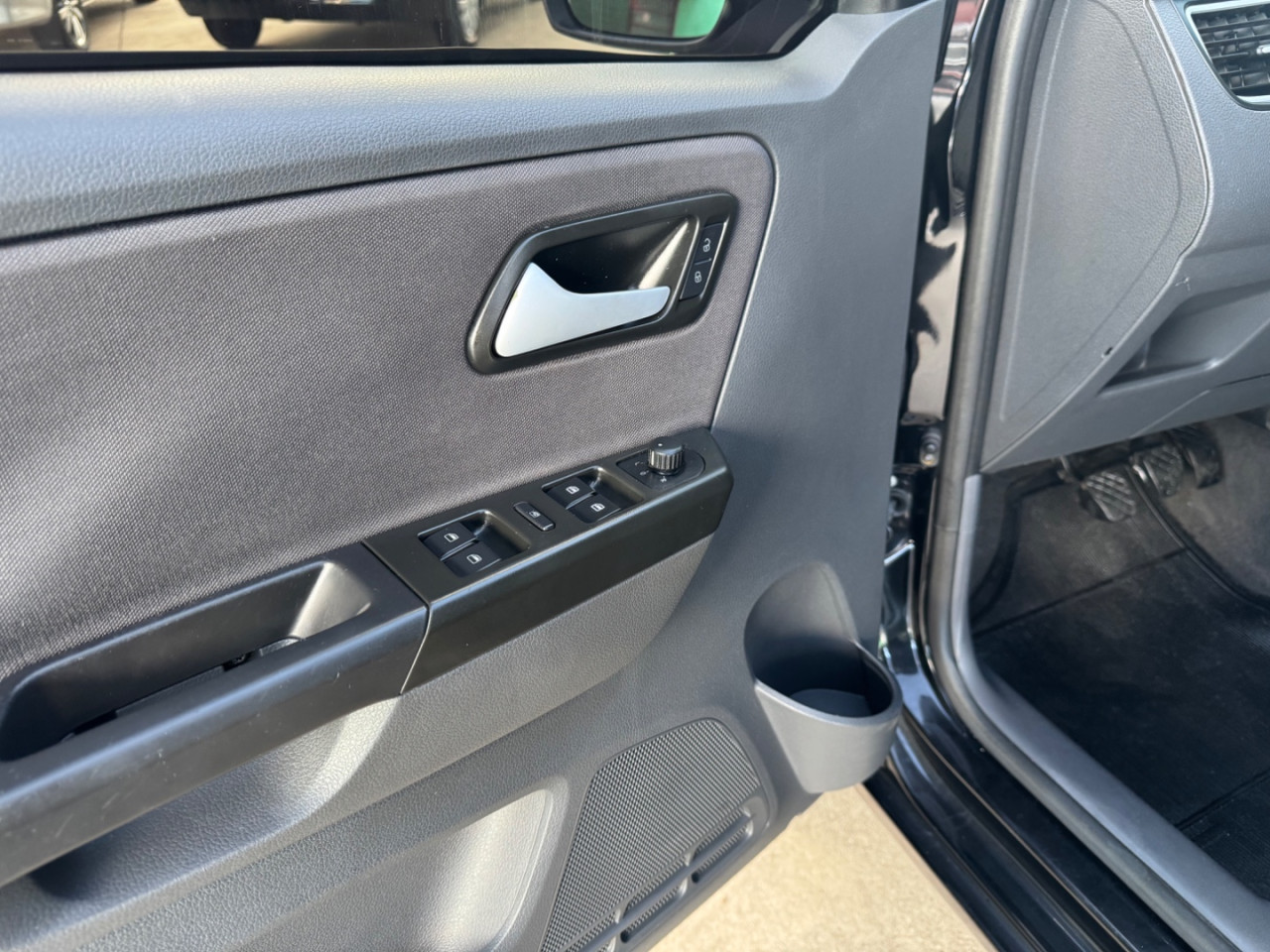 VOLKSWAGEN Space Fox 1.6 4P FLEX I-TREND