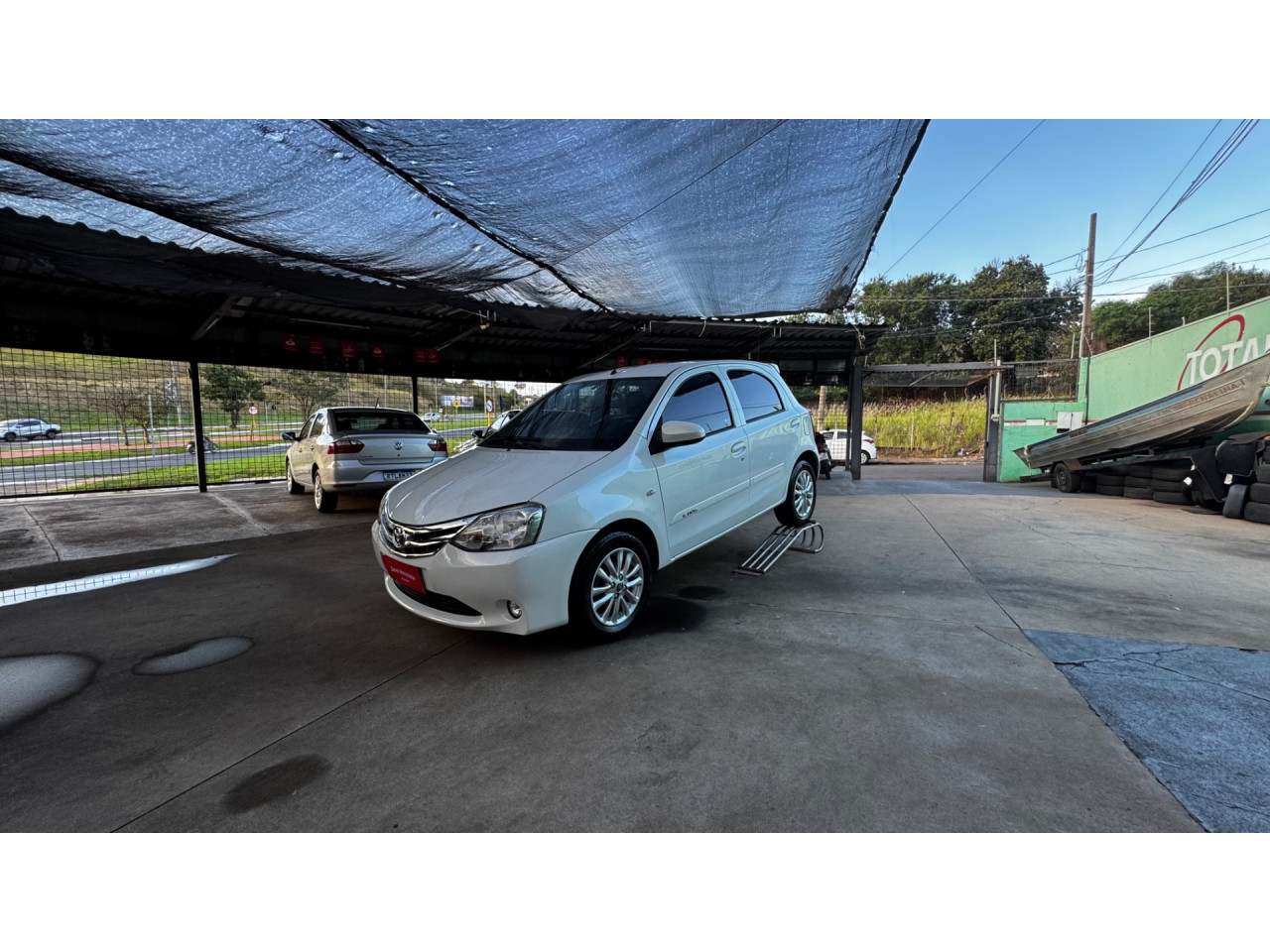 TOYOTA Etios Hatch 1.3 16V 4P FLEX