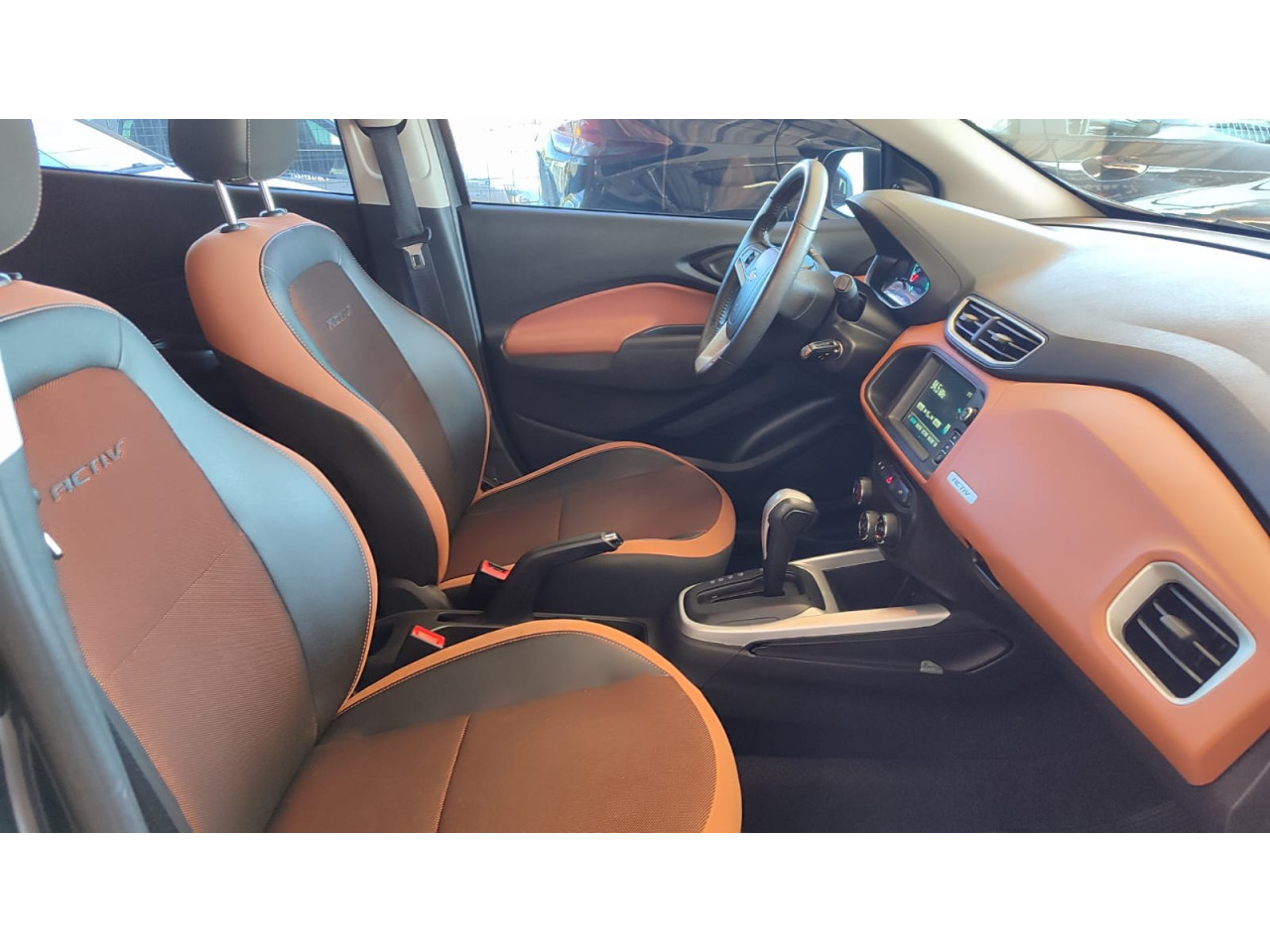 Onix Hatch 1.4 4P FLEX ACTIVE AUTOMÁTICO