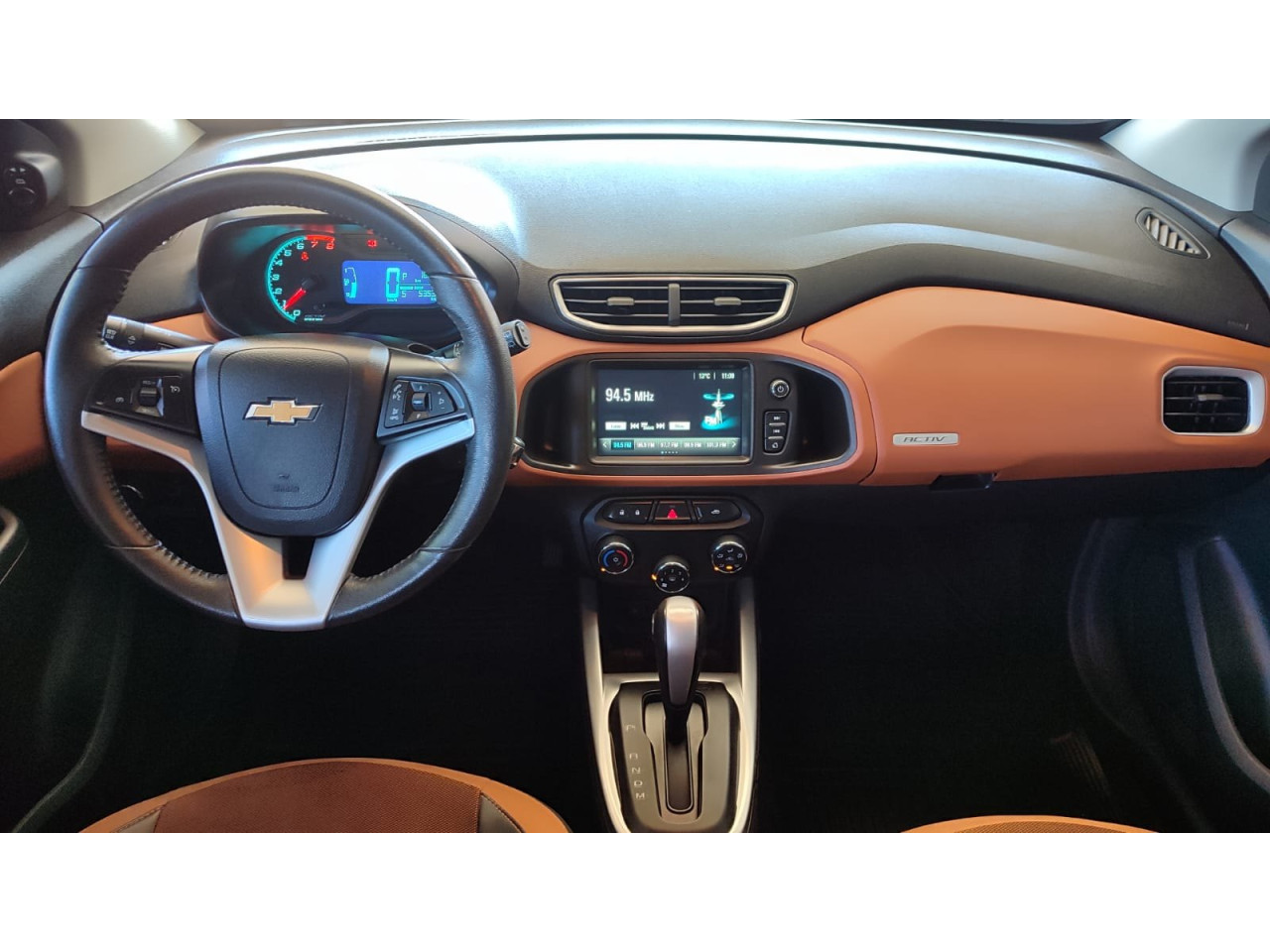Onix Hatch 1.4 4P FLEX ACTIVE AUTOMÁTICO