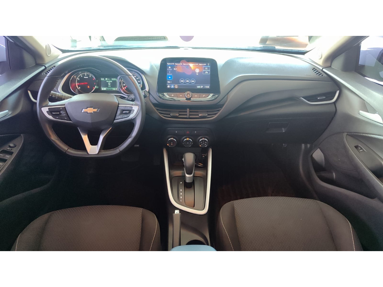Onix Hatch 1.0 4P FLEX LTZ TURBO AUTOMÁTICO