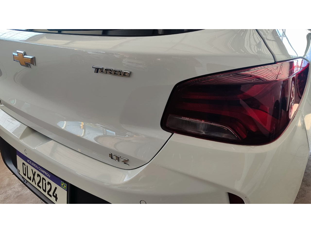 Onix Hatch 1.0 4P FLEX LTZ TURBO AUTOMÁTICO