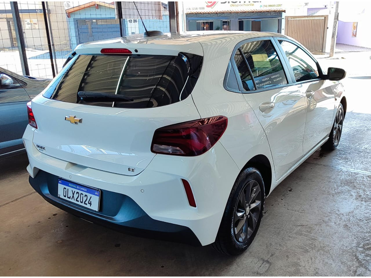 Onix Hatch 1.0 4P FLEX LT PLUS