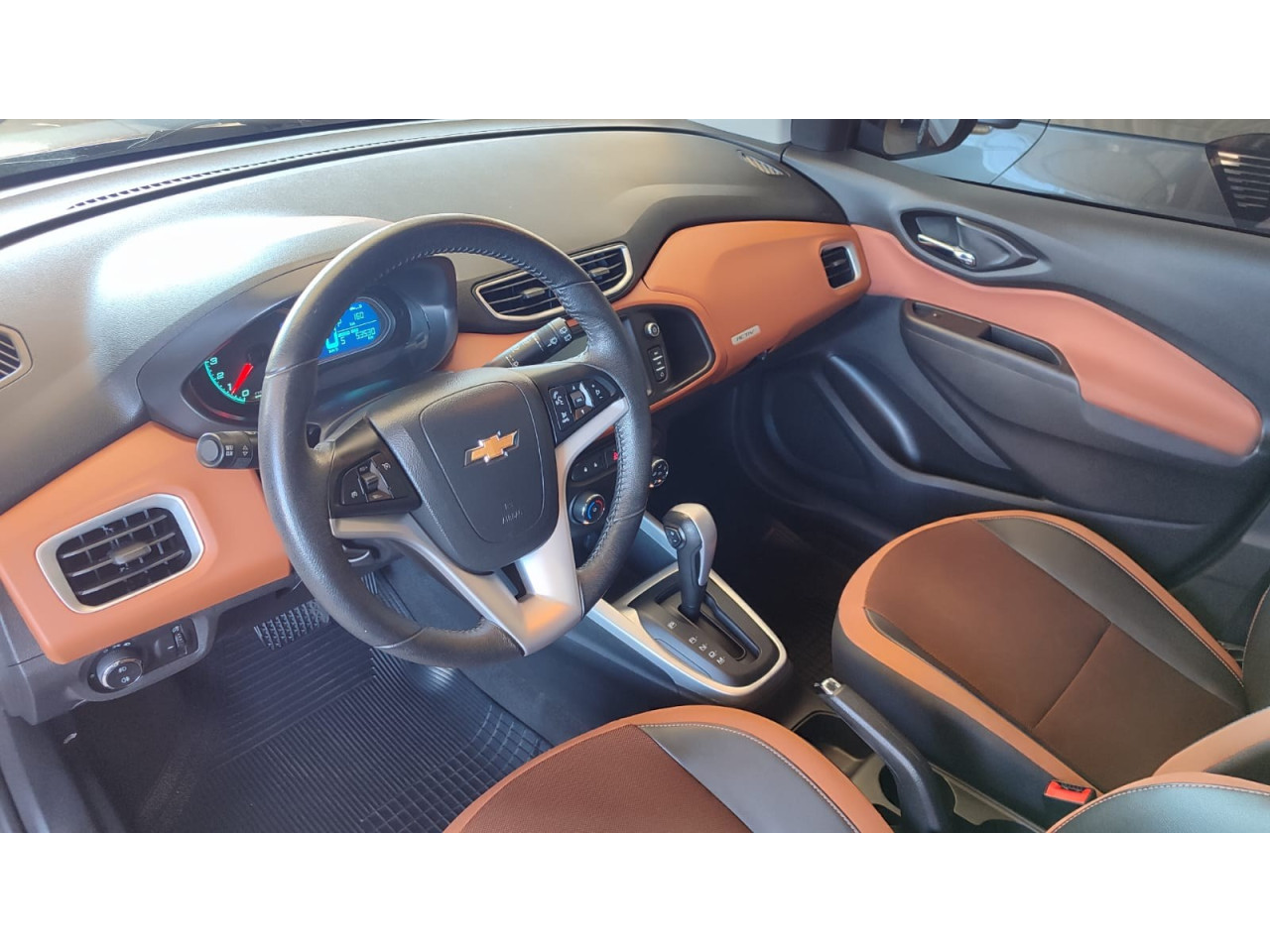 Onix Hatch 1.4 4P FLEX ACTIVE AUTOMÁTICO