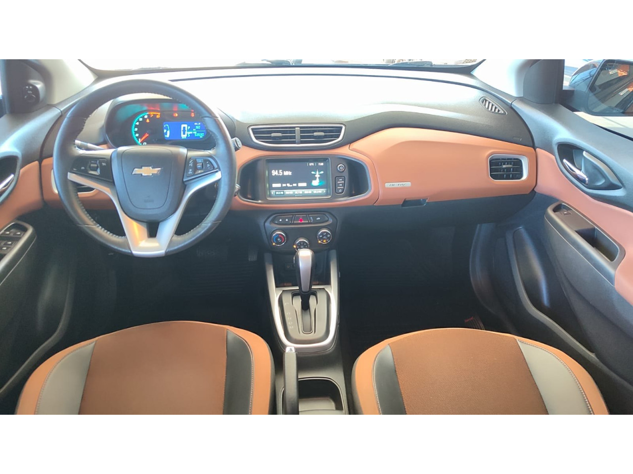 Onix Hatch 1.4 4P FLEX ACTIVE AUTOMÁTICO