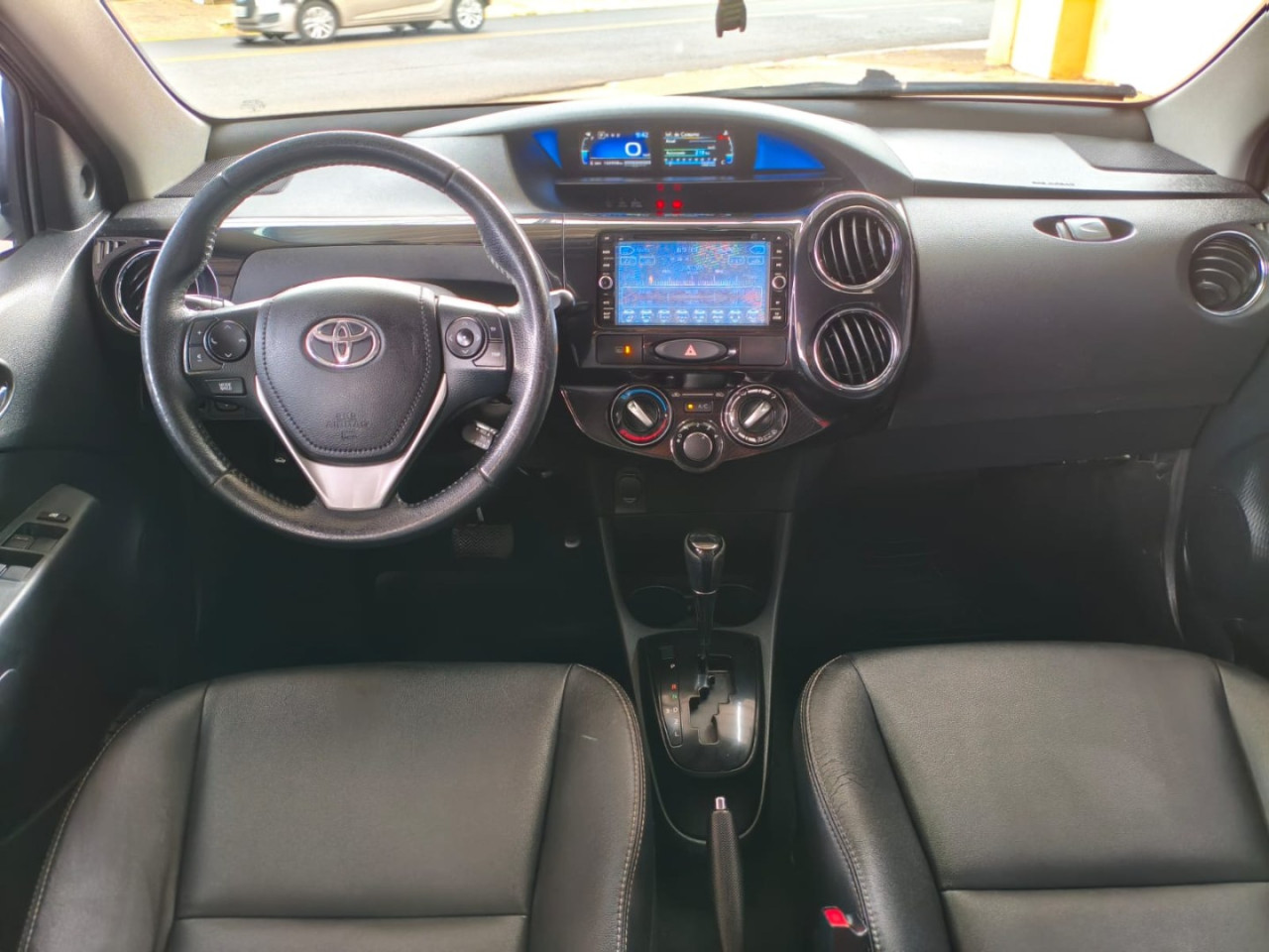 TOYOTA Etios Hatch 1.5 16V 4P FLEX XLS AUTOMÁTICO