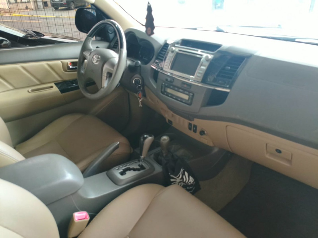 TOYOTA Hilux SW4 3.0 16V 4P SRV 4X4 7 LUGARES TURBO DIESEL AUTOMÁTICO