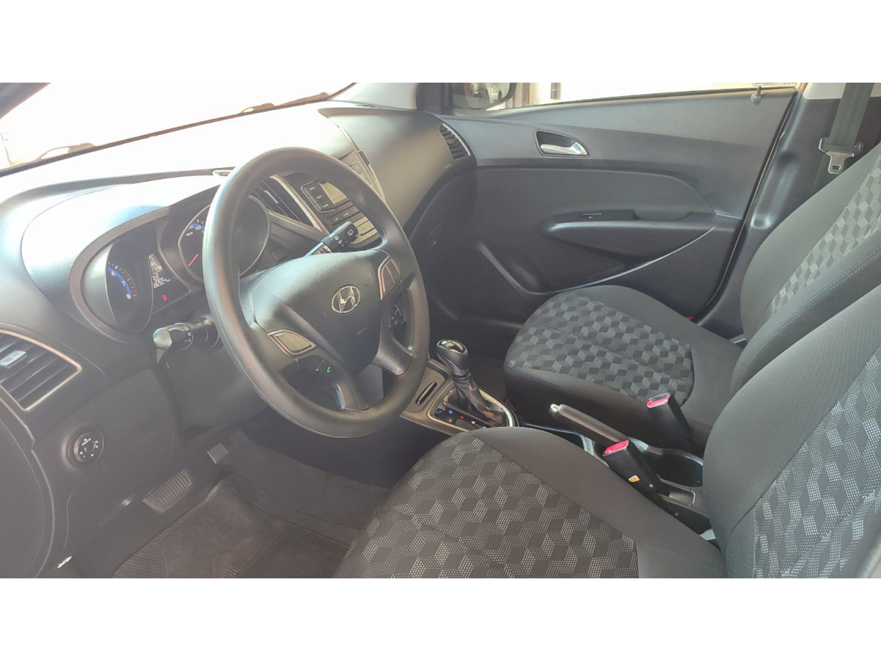 HYUNDAI HB 20 Hatch 1.6 16V 4P FLEX COMFORT PLUS AUTOMÁTICO