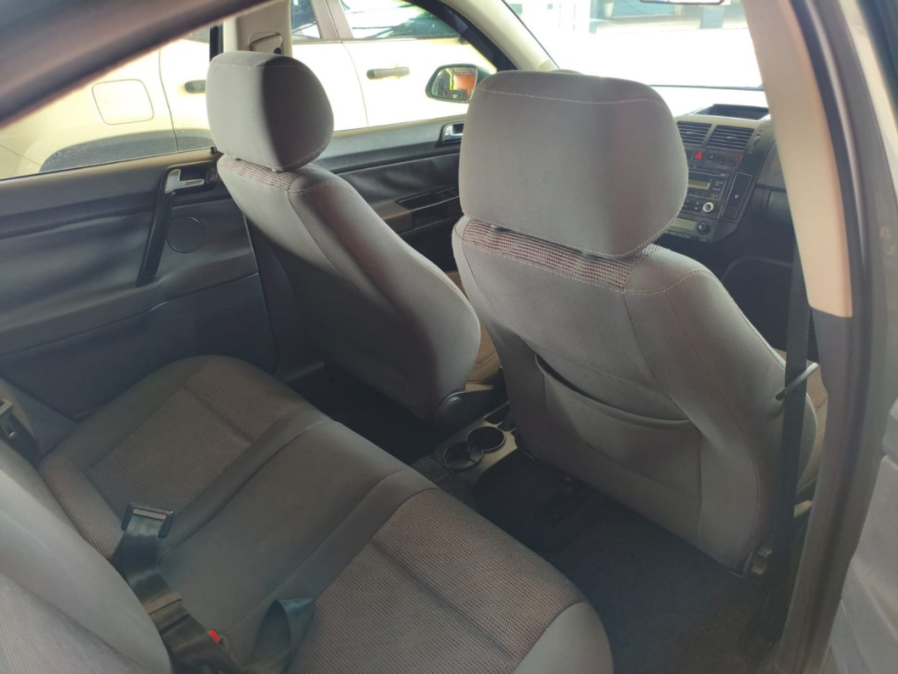 VOLKSWAGEN Polo Sedan 1.6 4P COMFORTLINE FLEX
