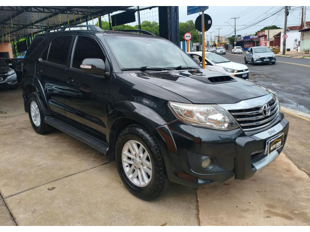 TOYOTA Hilux SW4 3.0 16V 4P SRV 4X4 7 LUGARES TURBO DIESEL AUTOMÁTICO