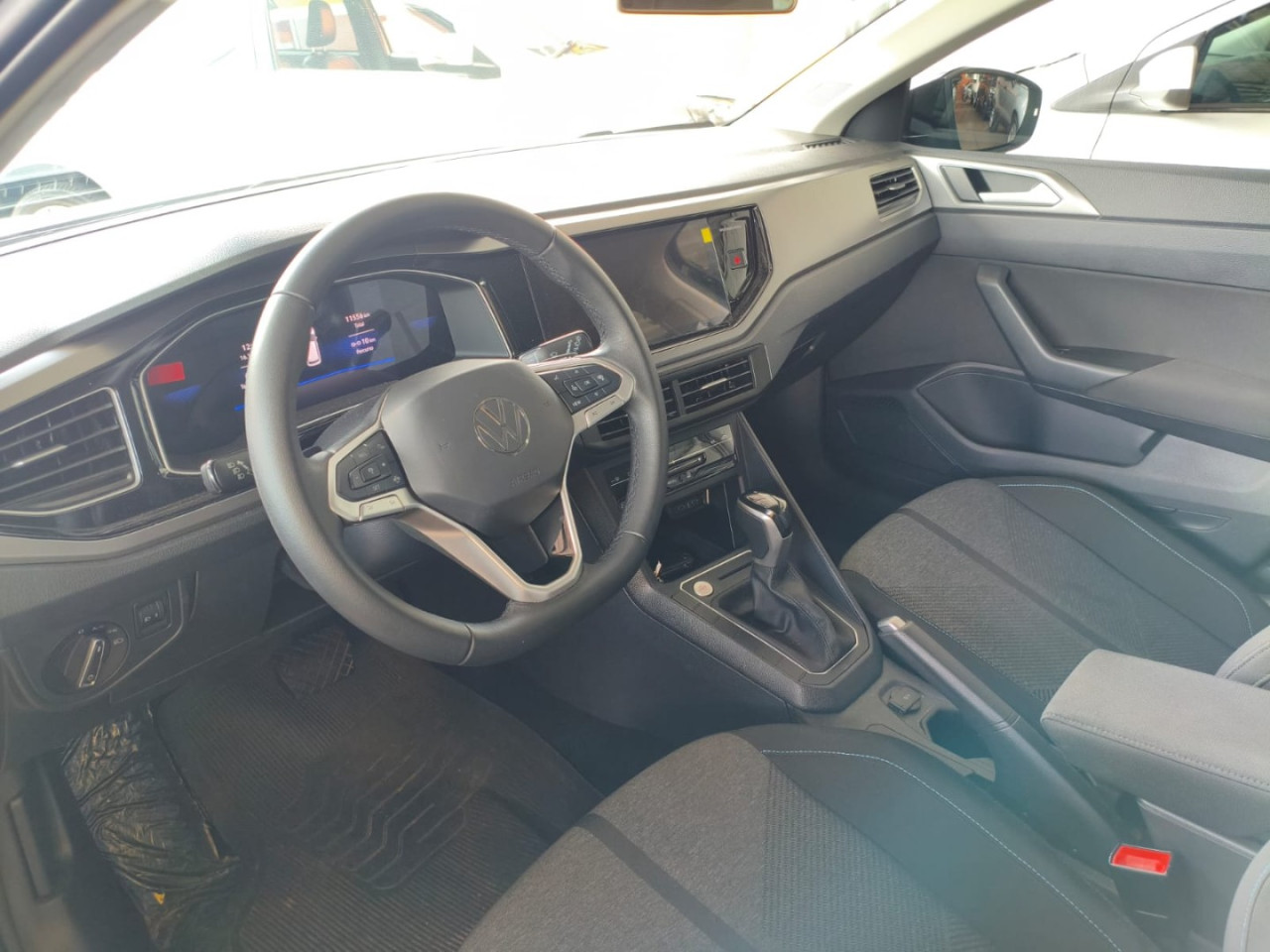 VOLKSWAGEN Nivus 1.0 4P FLEX 200 TSI COMFORTLINE TURBO AUTOMÁTICO