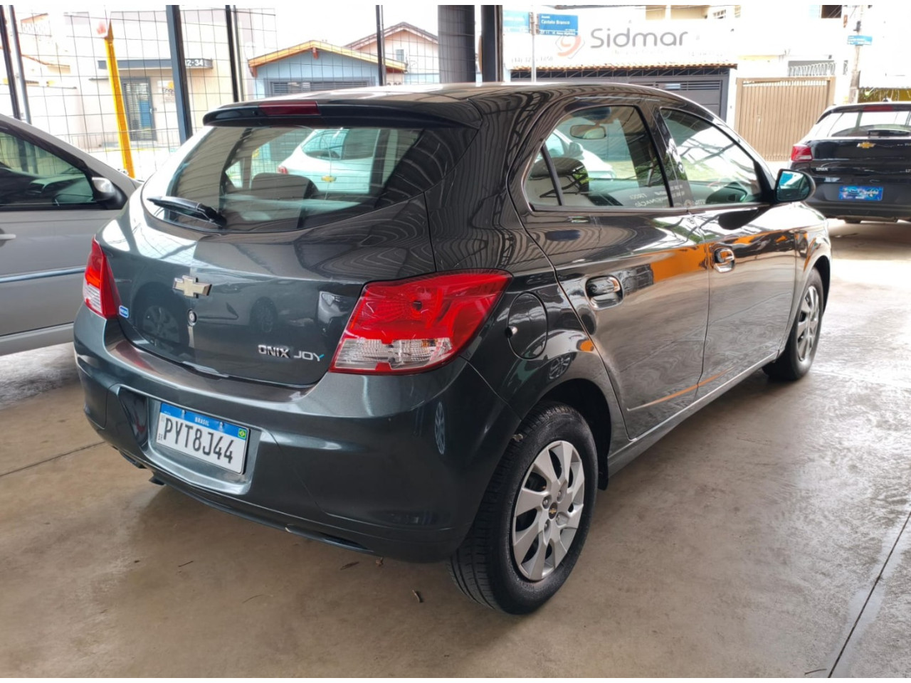 CHEVROLET Onix Hatch 1.0 4P FLEX JOY