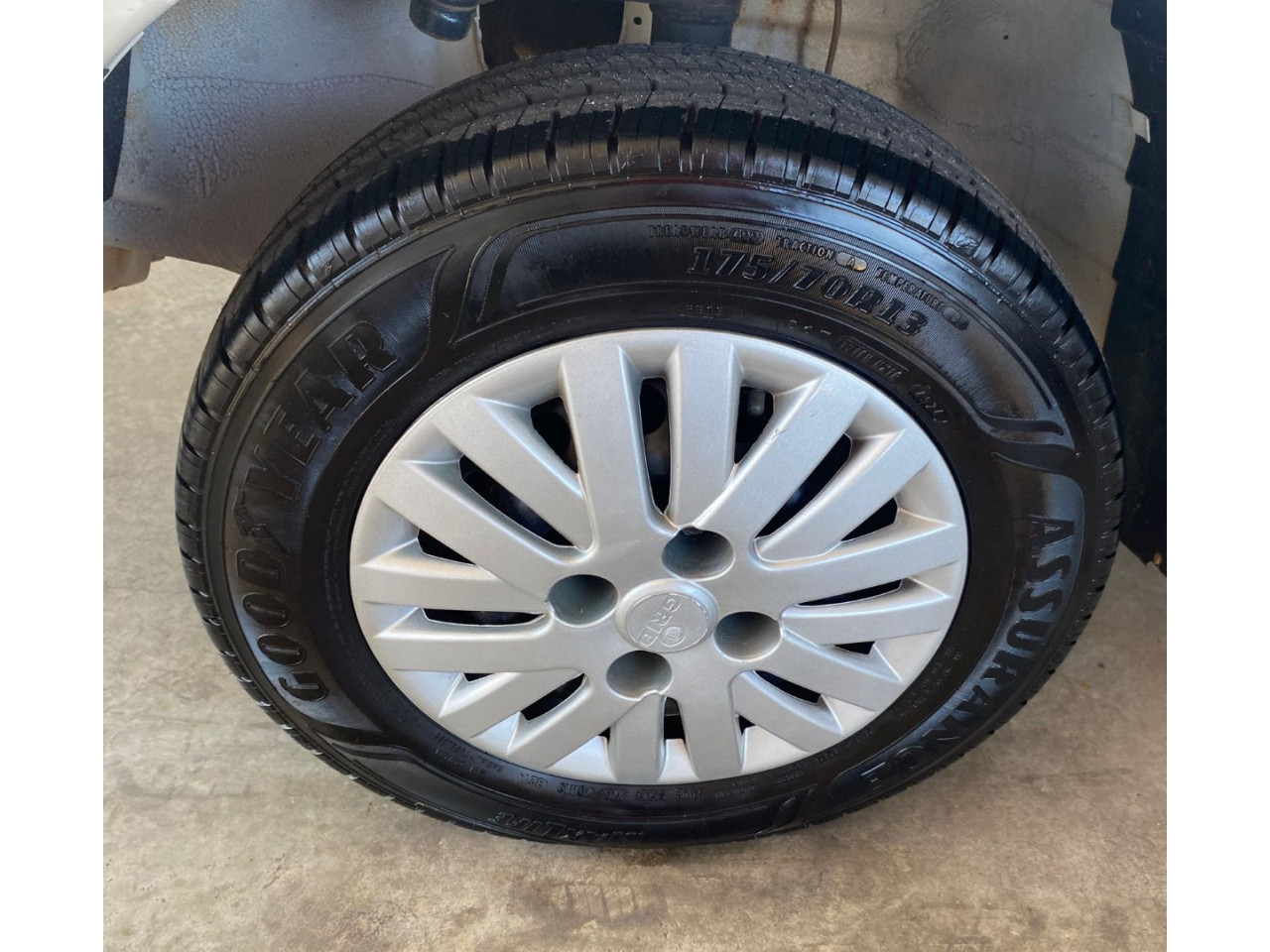 VOLKSWAGEN Gol 1.0 4P G4 FLEX