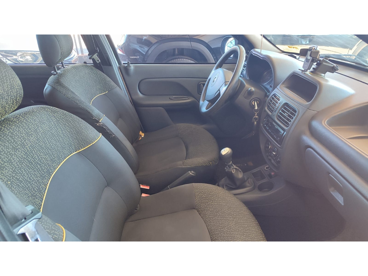 RENAULT Clio Hatch 1.0 16V 4P FLEX EXPRESSION