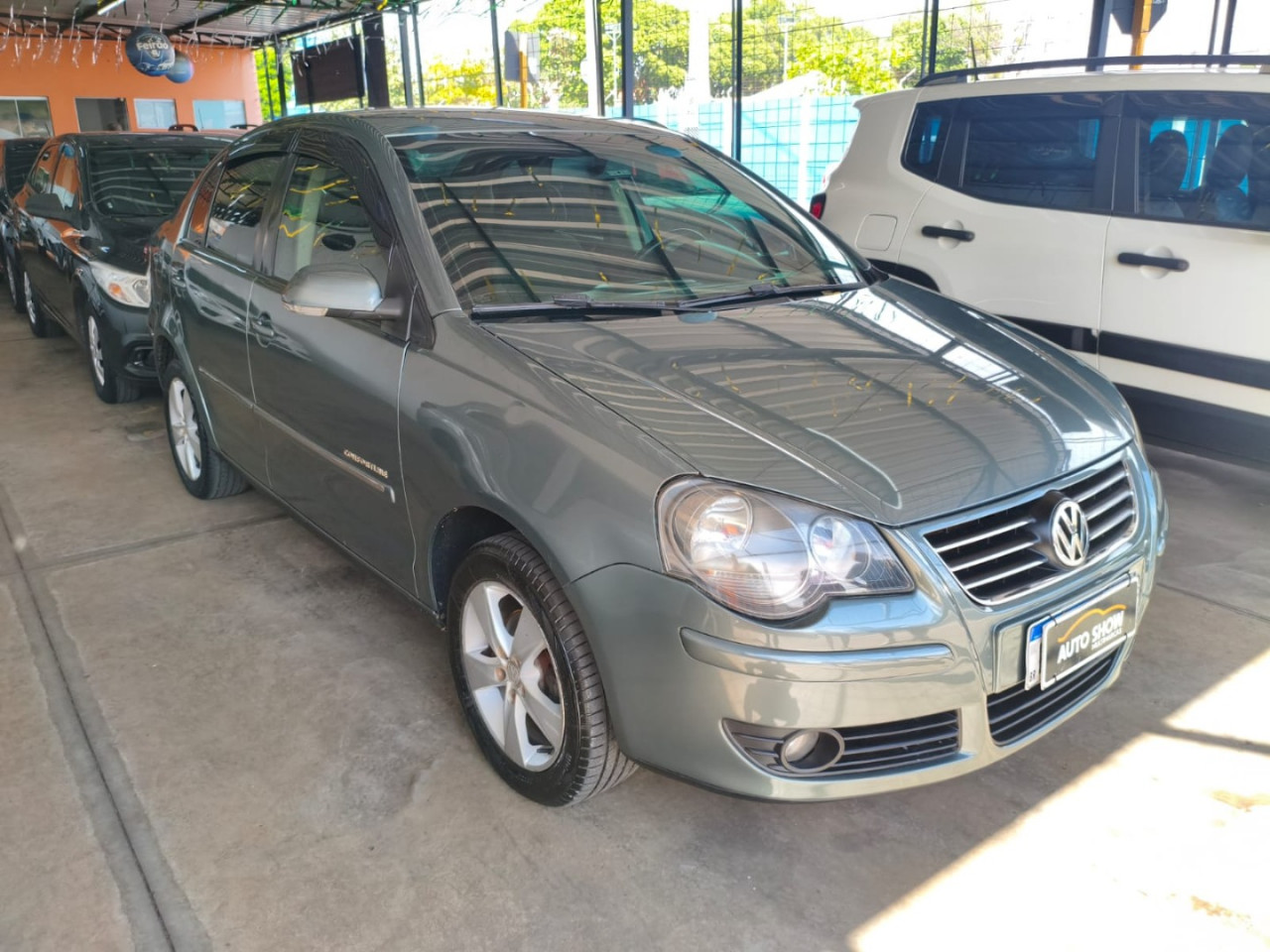 VOLKSWAGEN Polo Sedan 1.6 4P COMFORTLINE FLEX