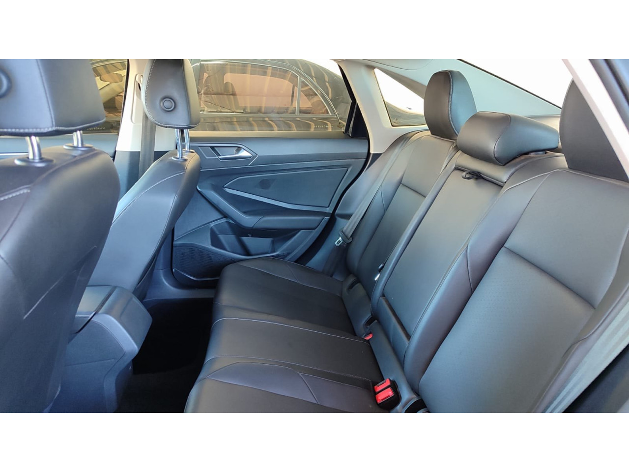 VOLKSWAGEN Jetta 1.4 4P 250 TSI TURBO CONFORTLINE AUTOMÁTICO