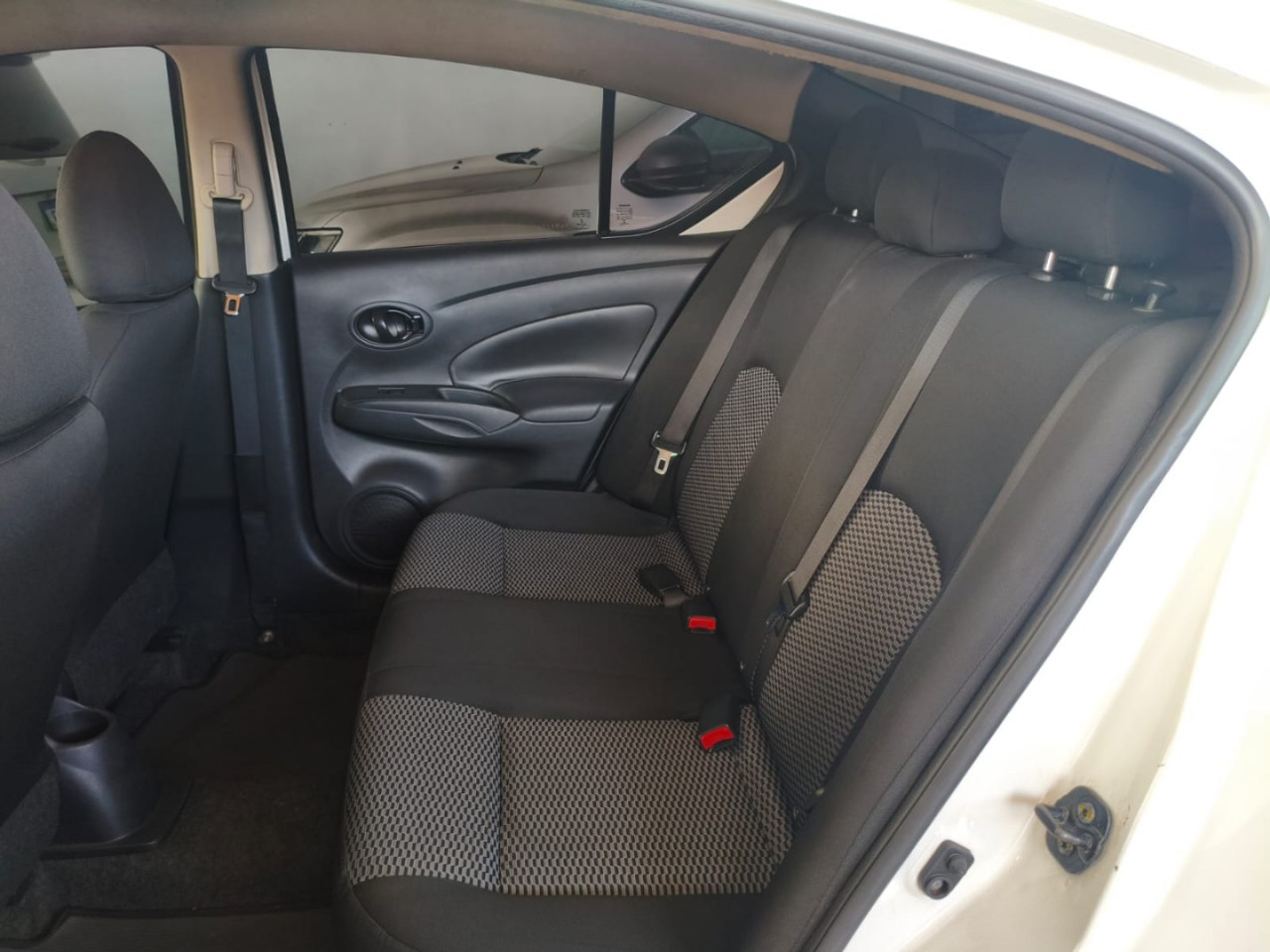 NISSAN Versa Sedan 1.0 4P FLEX