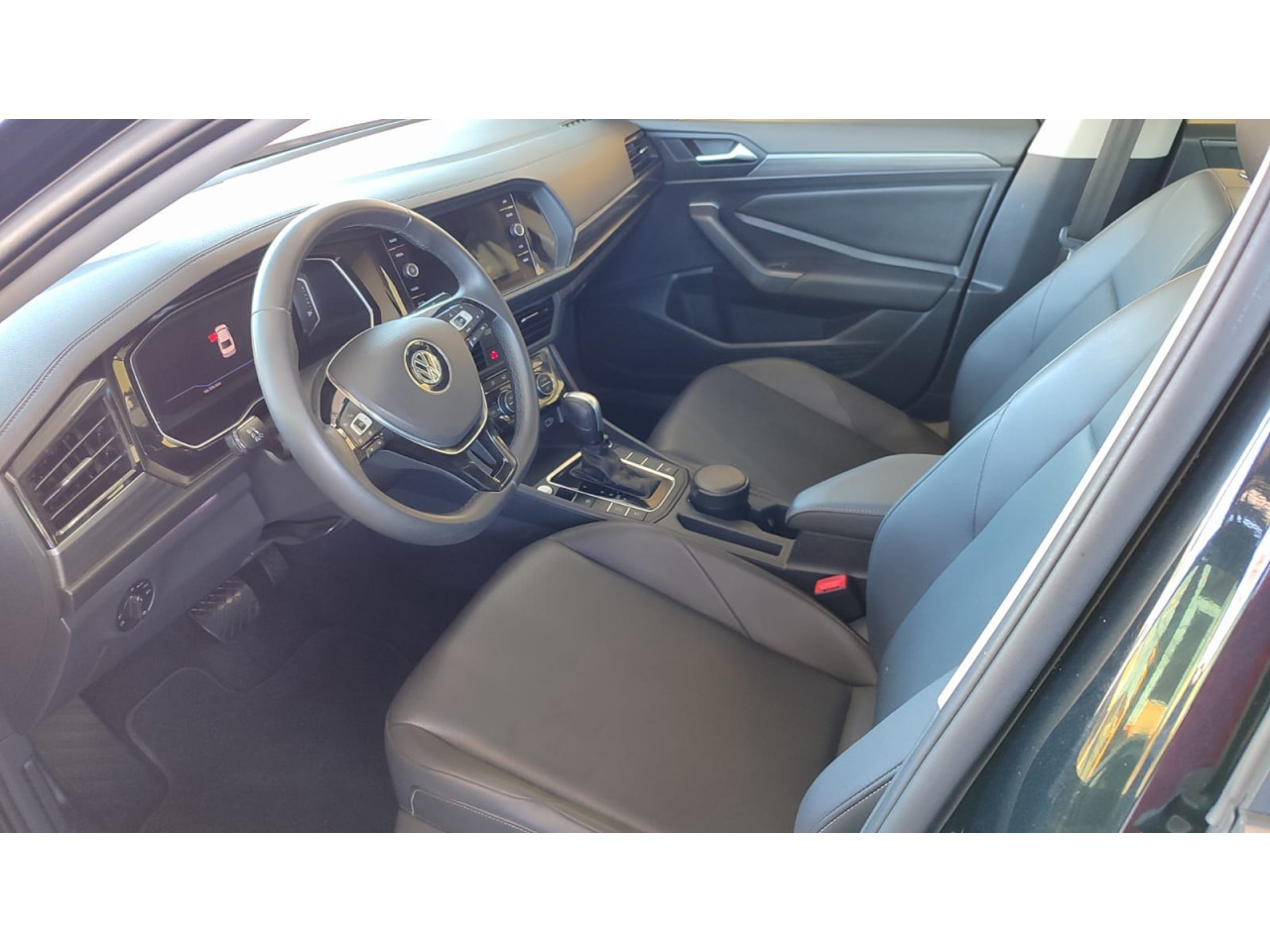 VOLKSWAGEN Jetta 1.4 4P 250 TSI TURBO CONFORTLINE AUTOMÁTICO