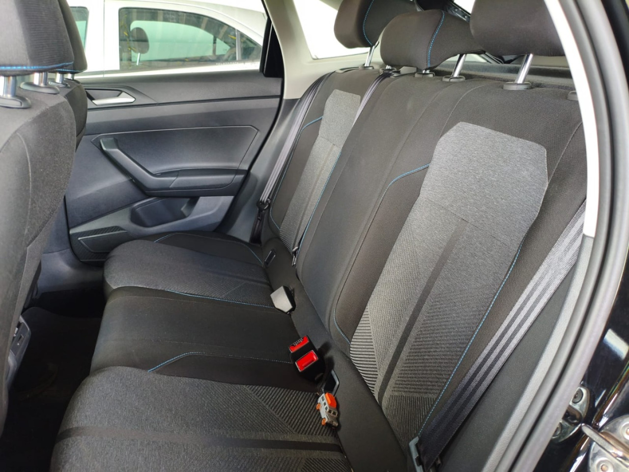 VOLKSWAGEN Nivus 1.0 4P FLEX 200 TSI COMFORTLINE TURBO AUTOMÁTICO