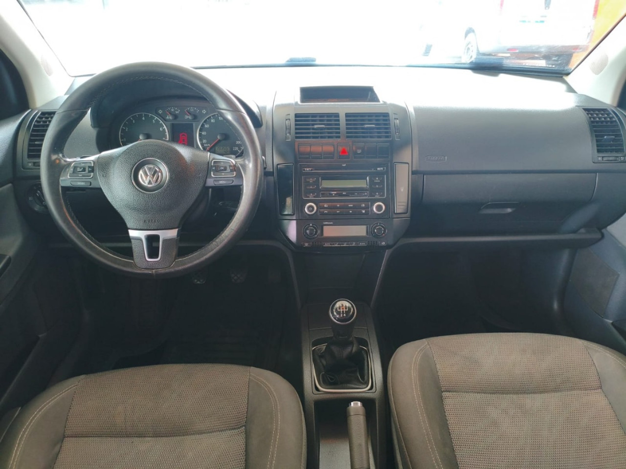 VOLKSWAGEN Polo Sedan 1.6 4P COMFORTLINE FLEX