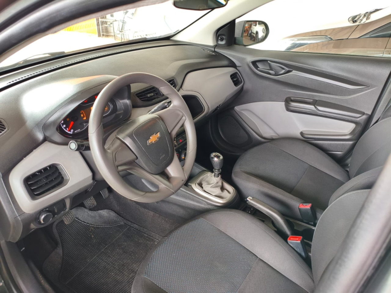CHEVROLET Onix Hatch 1.0 4P FLEX JOY