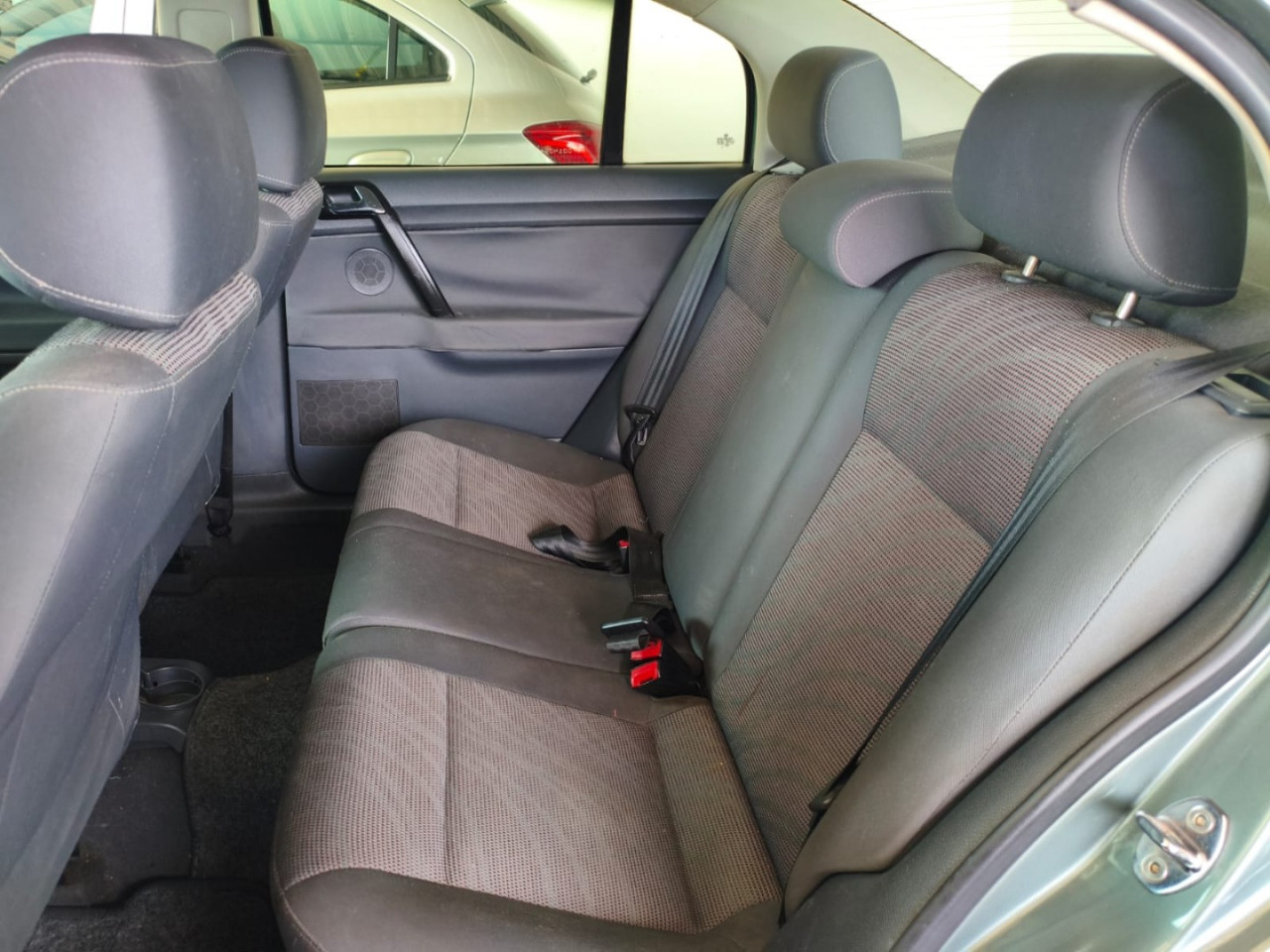 VOLKSWAGEN Polo Sedan 1.6 4P COMFORTLINE FLEX