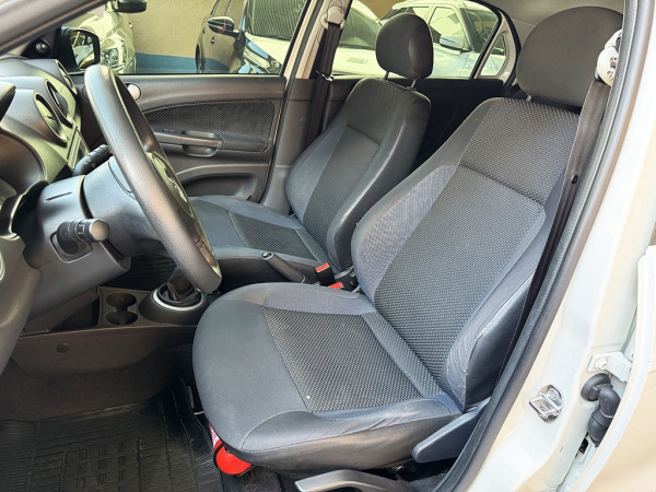 VOLKSWAGEN Gol 1.0 MI TRENDLINE 8V FLEX 4P MANUAL VOLKSWAGEN Gol 1.0 MI TRENDLINE 8V FLEX 4P MANUAL