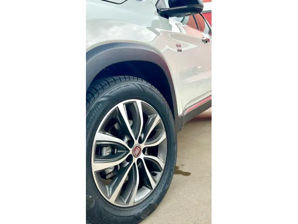 Toro 2.0 16V TURBO VOLCANO 4WD AT9