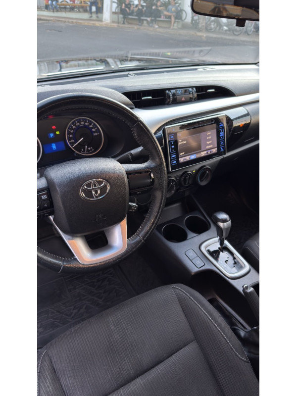 TOYOTA Hilux Caminhonete 2.7 16V 4P SR FLEX CABINE DUPLA AUTOMÁTICO