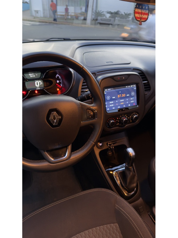 RENAULT Captur 1.6 16V 4P FLEX SCE LIFE X-TRONIC CVT