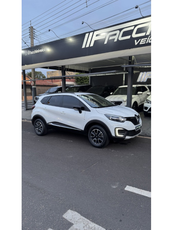 Captur 1.6 16V 4P FLEX SCE LIFE X-TRONIC CVT