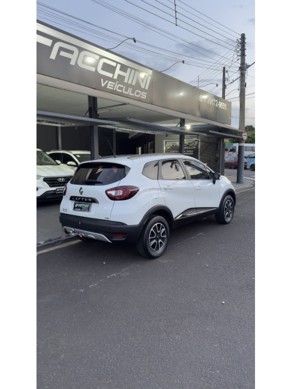 RENAULT Captur 1.6 16V 4P FLEX SCE LIFE X-TRONIC CVT