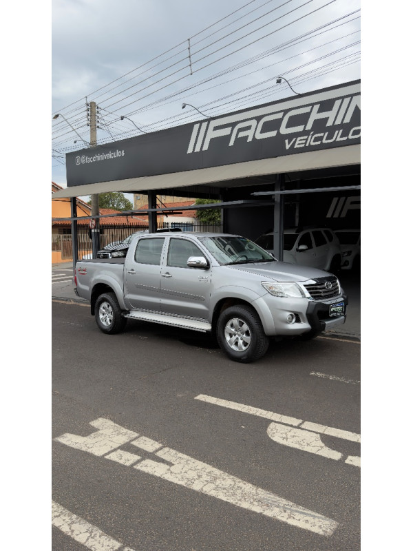 Hilux Caminhonete 2.7 16V 4P SRV FLEX CABINE DUPLA AUTOMÁTICO
