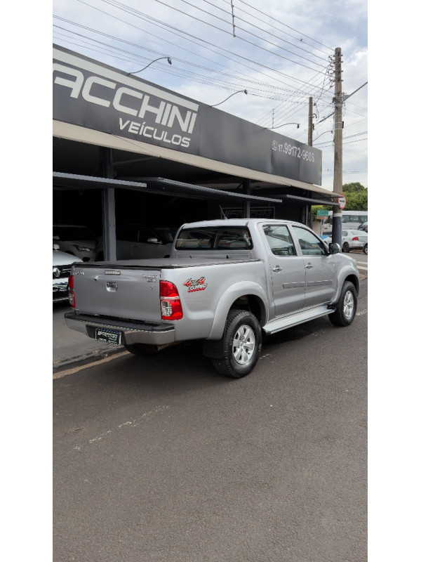 TOYOTA Hilux Caminhonete 2.7 16V 4P SRV FLEX CABINE DUPLA AUTOMÁTICO