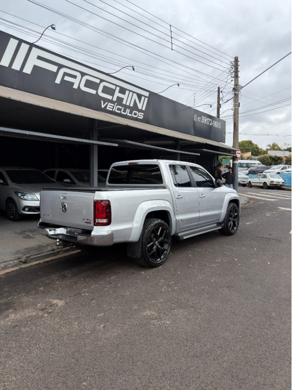 VOLKSWAGEN Amarok 3.0 V6 CABINE DUPLA HIGHLINE 4X4 TURBO INTERCOOLER AUTOMÁTICO