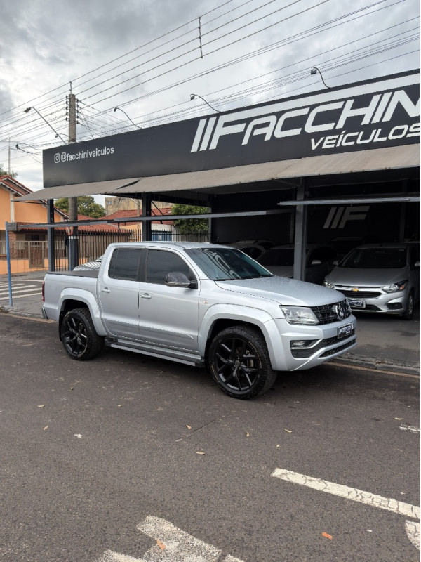 Amarok 3.0 V6 CABINE DUPLA HIGHLINE 4X4 TURBO INTERCOOLER AUTOMÁTICO