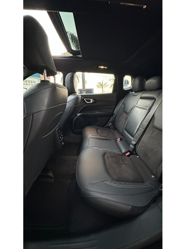 JEEP Compass 2.0 16V 4P HURRICANE 4 TURBO BLACKHAWK AUTOMÁTICO AT9