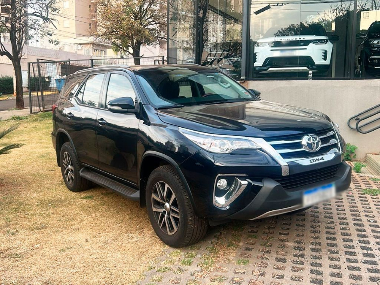 Hilux SW4 2.7 SR 7 LUGARES 4X2 16V