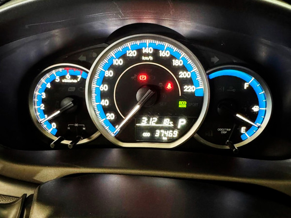 YARIS 1.5 XL