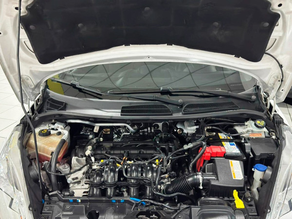 FIESTA 1.6 TITANIUM HATCH 16V
