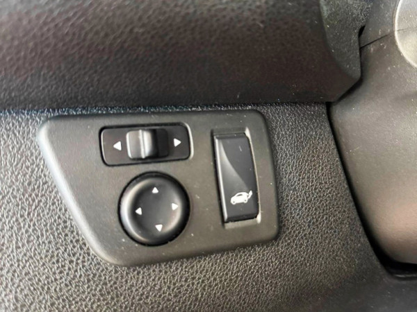 Kwid 1.0 12V SCE INTENSE