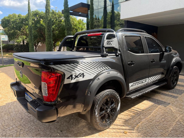 NISSAN Frontier 2.3 ATTACK CABINE DUPLA 4X4 BI-TURBO DIESEL AUTOMÁTICO