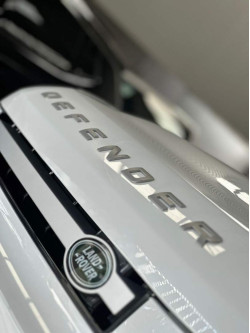 Defender 110 2.0 16V 4P P300 HSE AWD AUTOMÁTICO