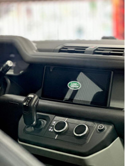 Defender 110 2.0 16V 4P P300 HSE AWD AUTOMÁTICO