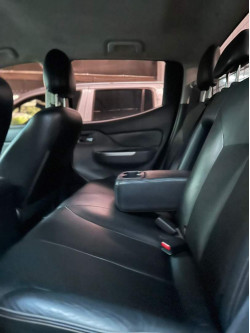 L 200 Triton 2.4 16V SPORT HPE TOP 4X4 CABINE DUPLA TURBO DIESEL AUTOMÁTICO