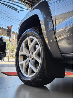 VOLKSWAGEN Amarok 3.0 V6 CABINE DUPLA HIGHLINE 4X4 TURBO INTERCOOLER AUTOMÁTICO