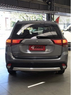 MITSUBISHI Outlander 2.0 16V 4P AUTOMÁTICO