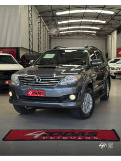 Hilux SW4 3.0 16V 4P SRV 4X4 7 LUGARES TURBO DIESEL AUTOMÁTICO